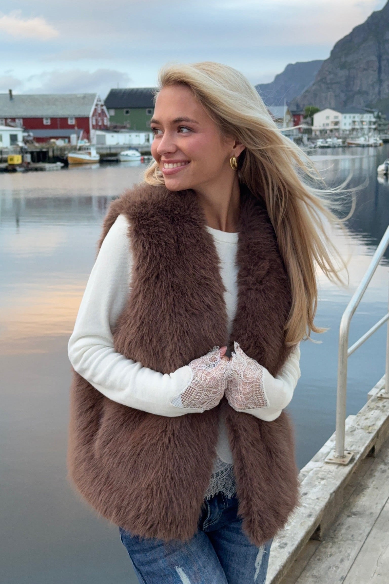 "Alva” gilet brown