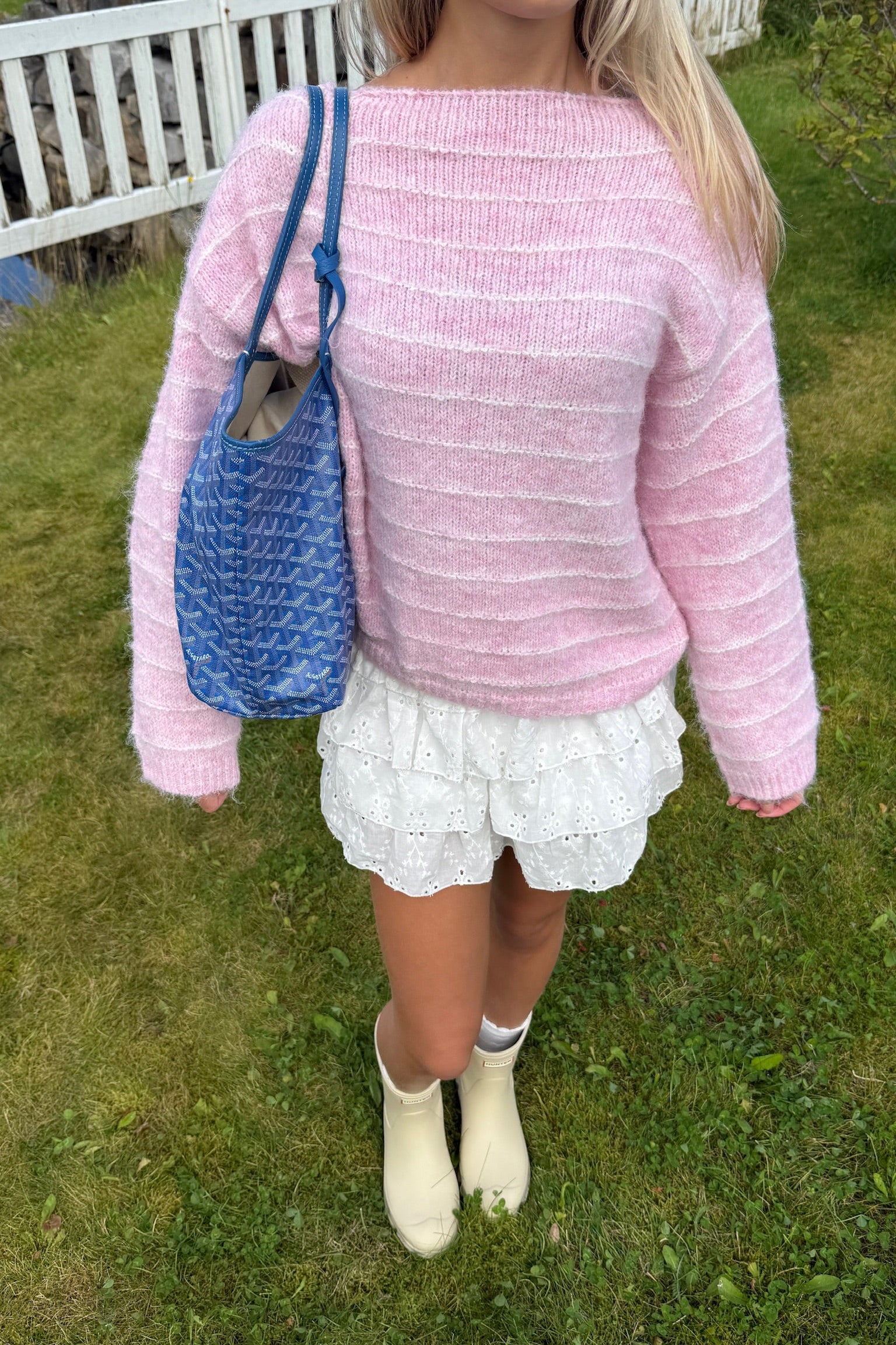 "Freja” sweater striped pink