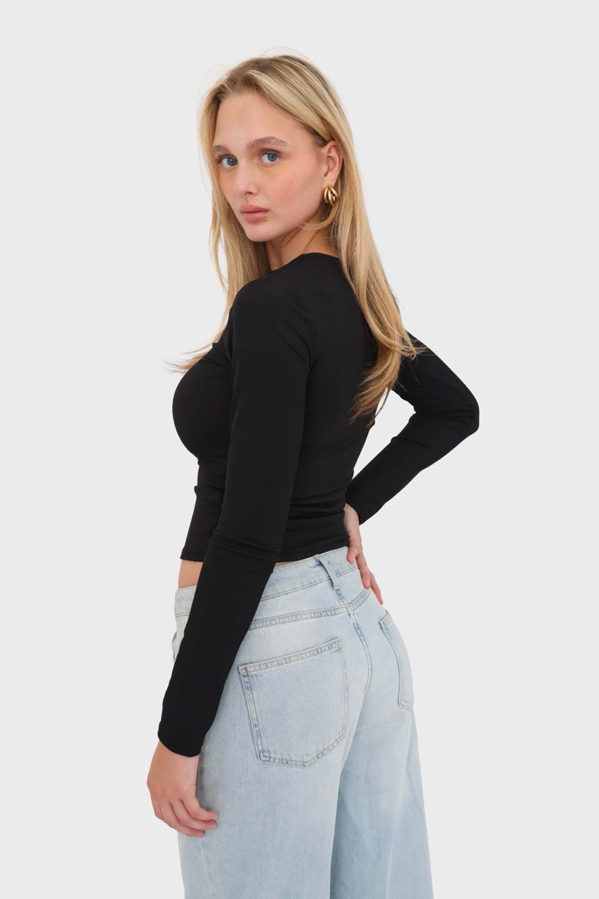 "Basic" top black