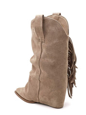 "Fringe" boots