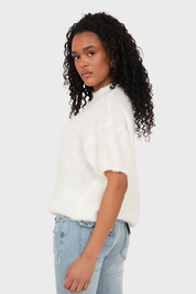 "Noor" light cream pullover