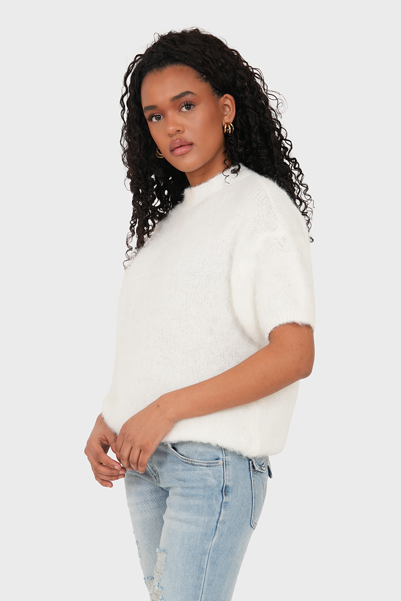 "Noor" light cream pullover